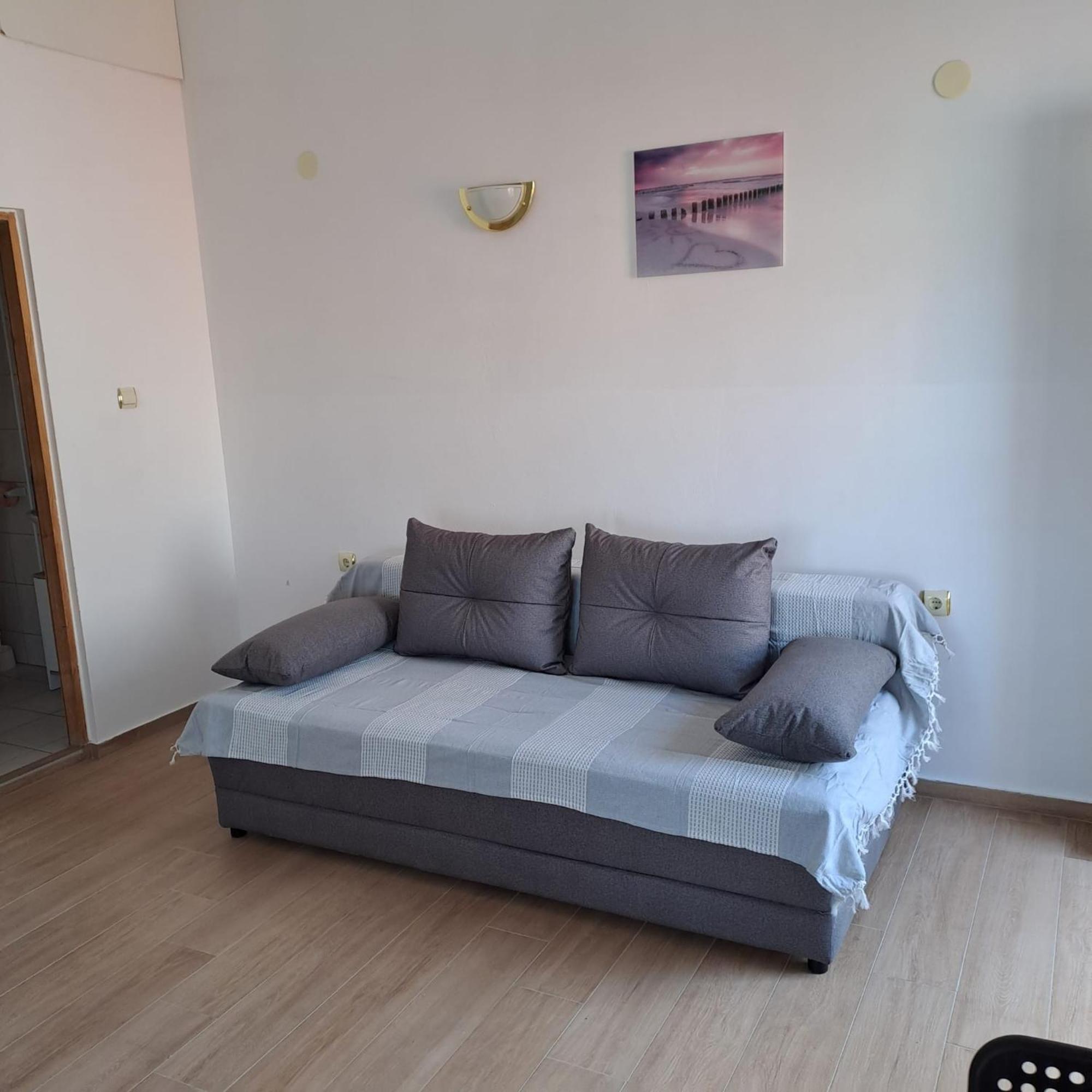 Apartments Cecilija Povljana Eksteriør bilde