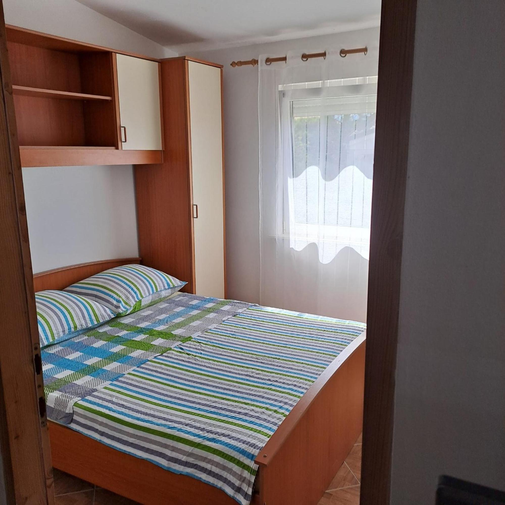 Apartments Cecilija Povljana Eksteriør bilde